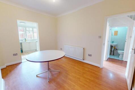 Colliers Water Lane, Thornton Heath photo 5
