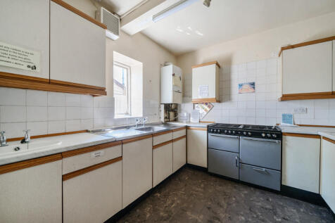 1312253-9-684c3f8...