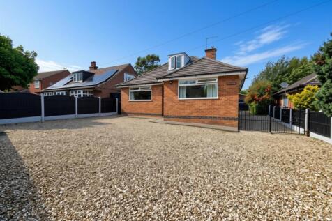 Raymar - front driveway.jpg