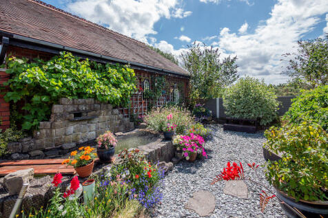 Landscaped rear garden