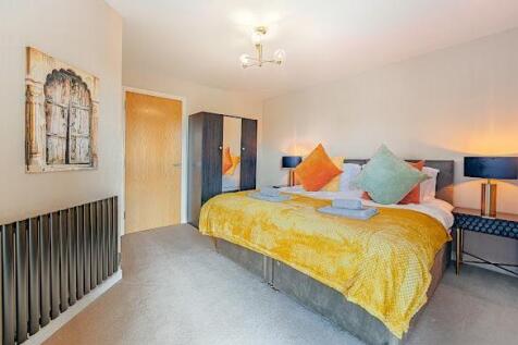 Parkhouse Court, Hatfield, AL10 photo 3