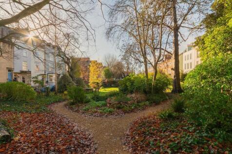 0T4CDHS - External F.jpg