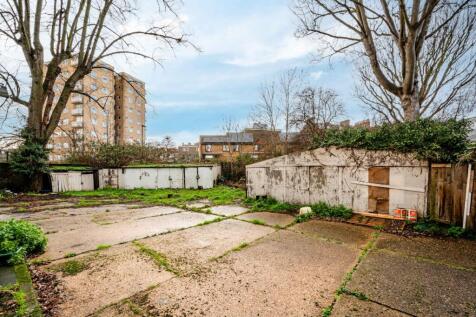 Clissold Cres 56 - Low Res 25.jpg