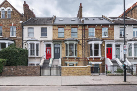 London, E8 - property photo