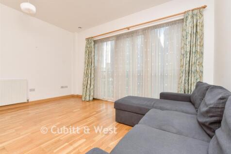 Lounge / Kitchen