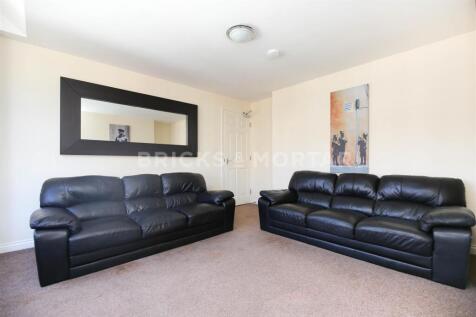 6-bed flat on (£162.50pppw) Lavender Gardens, Jesmond, Newcastle Upon Tyne, NE2, £4,225/mo