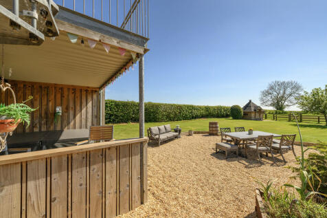 Bar and Gravelled...