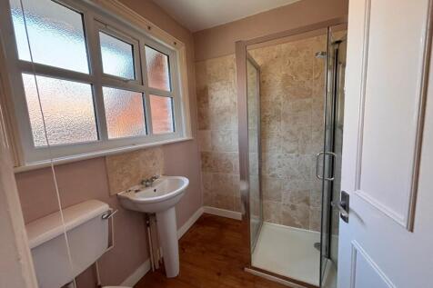 London Road, Redhill photo 5