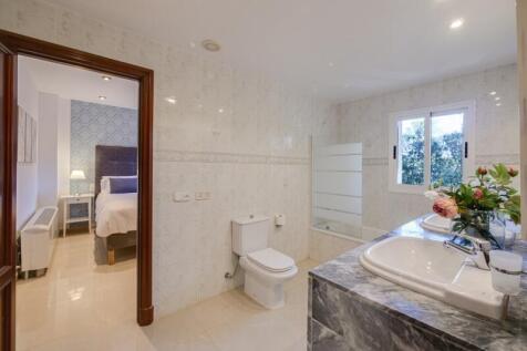 Bathroom (3)
