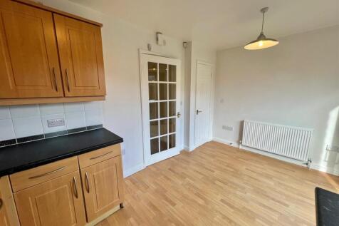Coppice Drive, Huddersfield photo 3