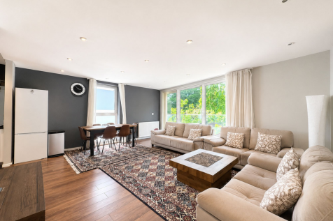 Lounge/kitchen/dining area