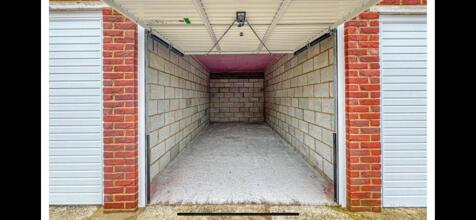Garage 1.jpeg
