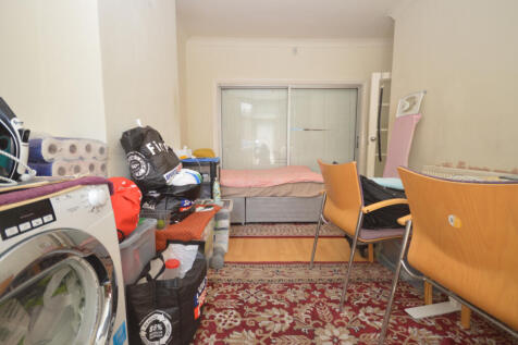 Henry Road, East Ham, E6 3AH photo 5