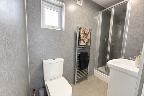 Shower room 3