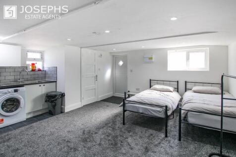 Newington Walk, Bolton, Greater Manchester, BL1 photo 5