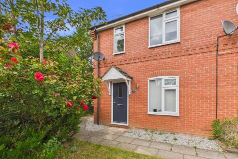 EweMove -  Spalding - Daniels Gate - Front of Hous