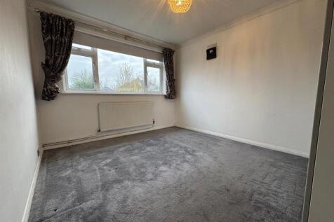 Rushdean Court, Doddinghurst Road, Brentwood photo 3