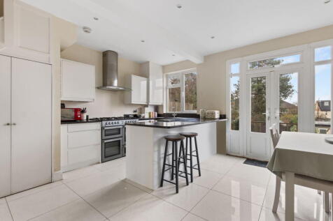 London, N20 - property photo