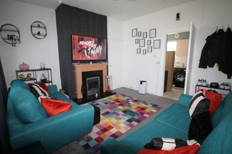Living Room (2)