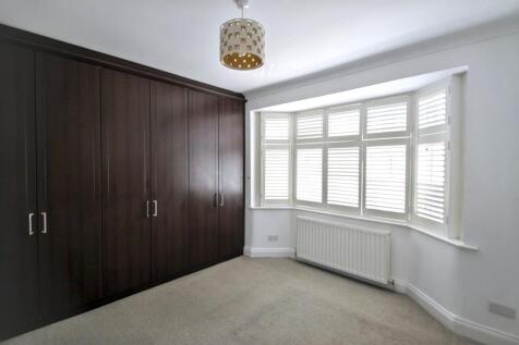 Greenstead Gardens, Woodford Green, IG8 photo 4