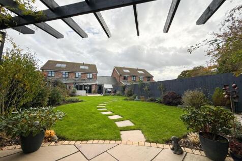 ALTERNATE VIEW OF GARDEN