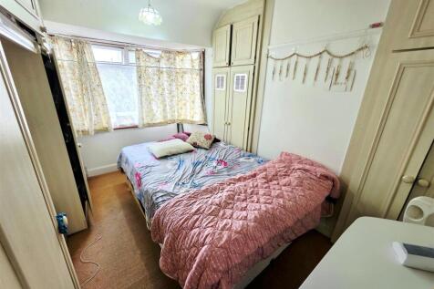 Wadham Gardens, Greenford photo 5