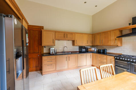 5 bed, 2 bath House in Glasgow - Photo 18