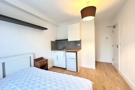 Bedroom 2-2.jpg