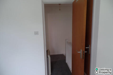 Luton, LU4 0YP photo 3