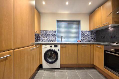 Elms View, 4 Havergal Place, Shareshill photo 5