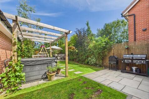 4 Bedroom Detached House - For Sale