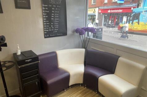 Hairdresser / Barber Shop for sale Image 4