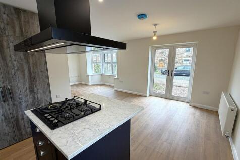 Kitchen 3rd.jpg