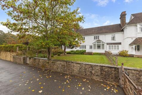 5-bed semi-detached on Christs Hospital, Horsham, West Sussex, RH13, £3,950/mo
