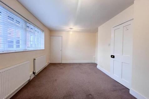 Bedroom 1...jpg