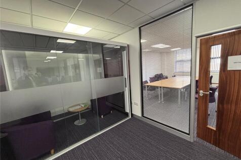 Office to rent Image 4