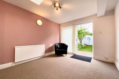 26A, High Street, Kingswood, Bristol photo 3