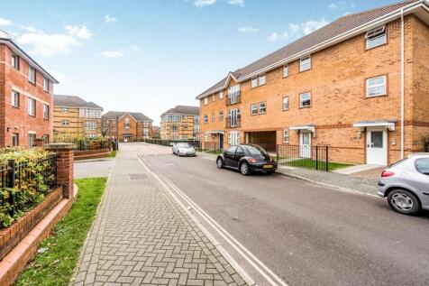 2-bed flat on Sopwith Road, Eastleigh, Hampshire, SO50, £1,200/mo