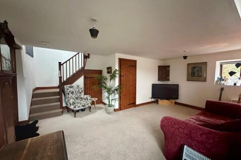 LIVING ROOM/DINER