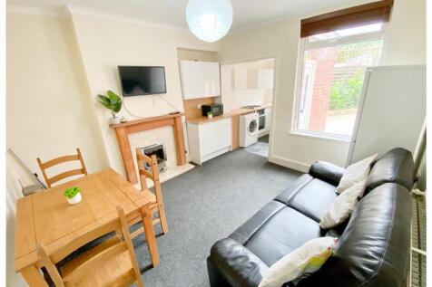 Lounge / Kitchen