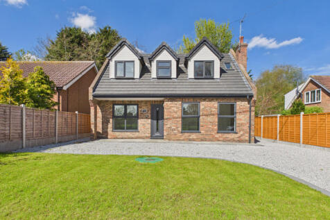 Delightful dormer bungalow with the benefit of co