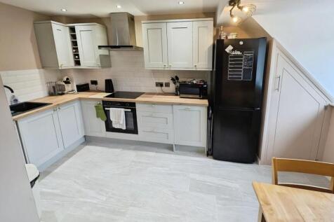 24 Hayleaze kitchen a.jpg