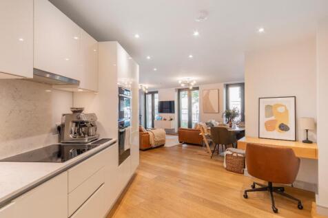 0F1HRE - Reception H.jpg