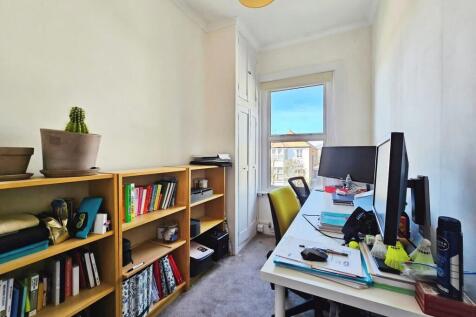 Bedroom/Study