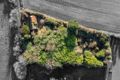 Approx One Acre Grounds