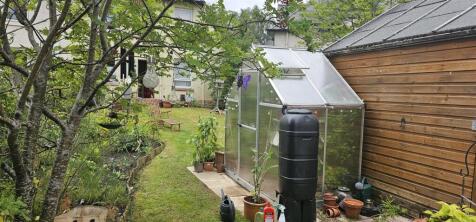 REAR GARDEN 2.jpg
