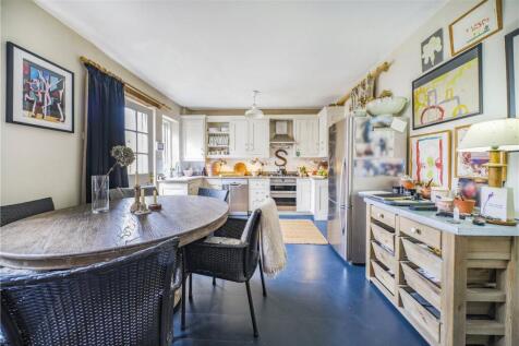 Hyde Lane, Marlborough, Wiltshire, SN8 photo 3