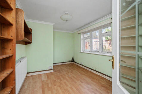 9 Arundel Close, Hampton Hill, Hampton TW12 1SW