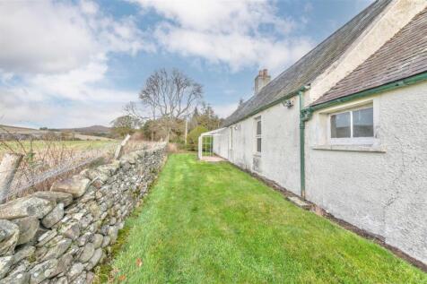 Smiddy Cottage East Glenogil-18.JPG