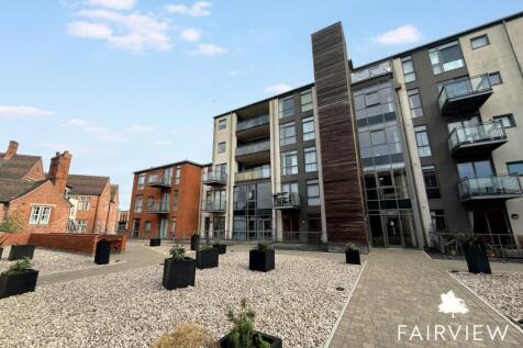 2-bed flat on Church Street, Beeston, NG9, £1,200/mo